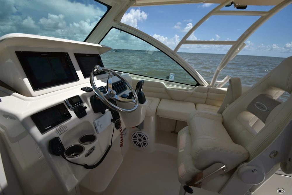 Grady-White 330 Express Yacht For Sale