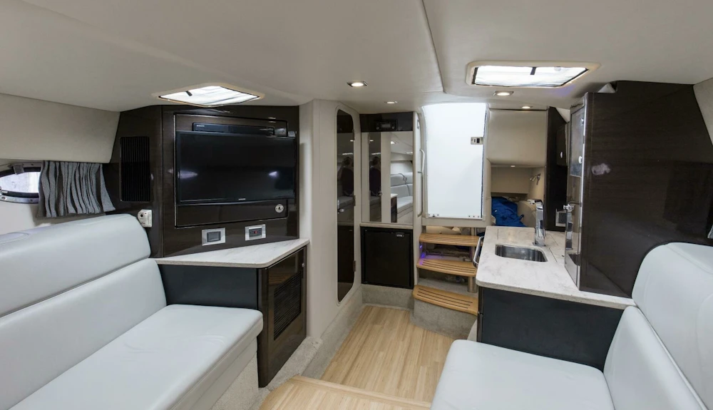Formula 370 Super Sport Yacht For Sale