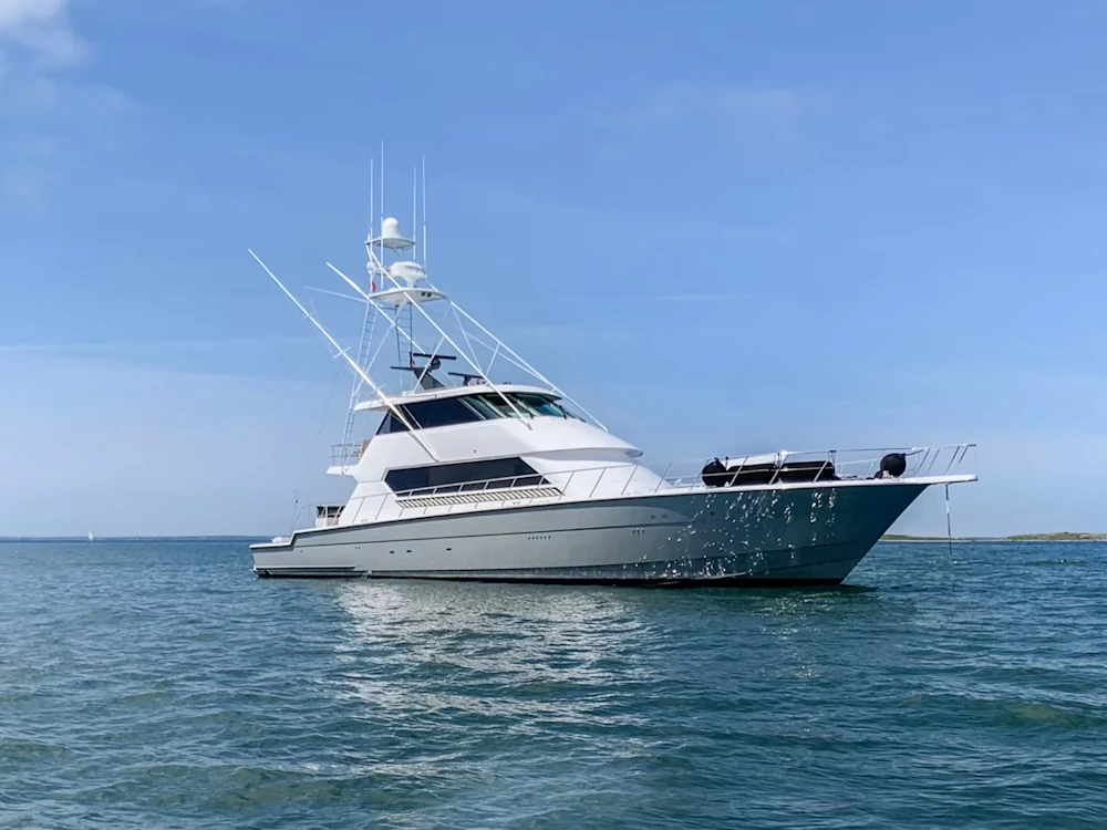 Hatteras 82 Convertible Yacht For Sale