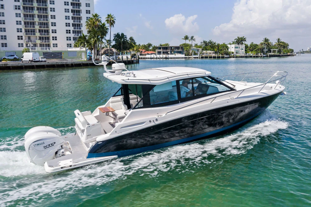 Regal 36 XO Yacht For Sale