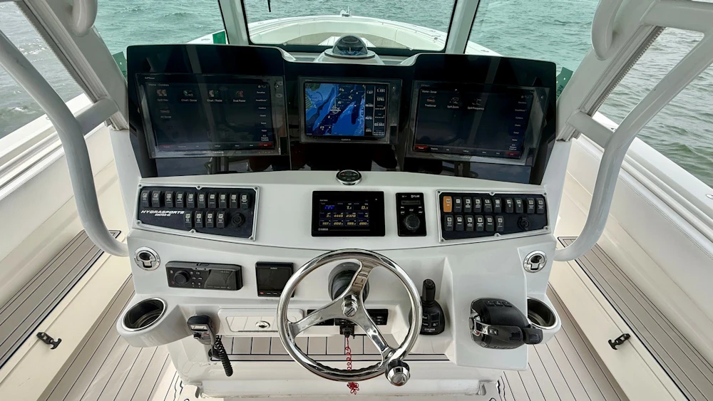 Hydra-Sports 4200 Siesta Yacht For Sale