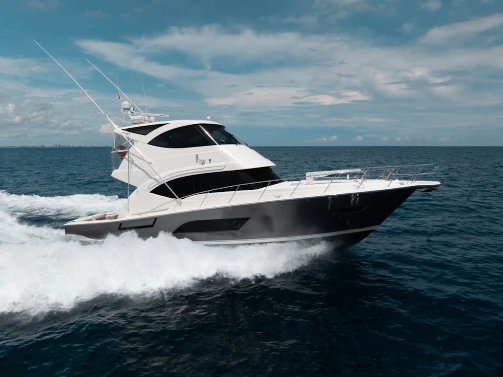 Riviera 53 Enclosed Flybridge Yacht For Sale