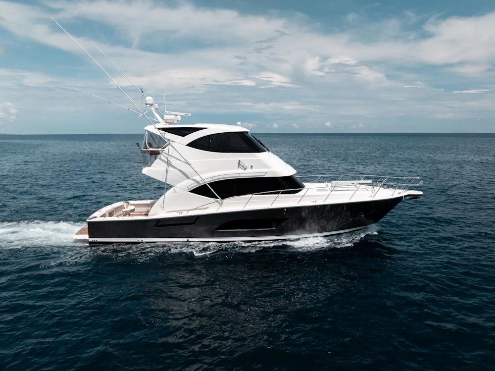 Riviera 53 Enclosed Flybridge Yacht For Sale