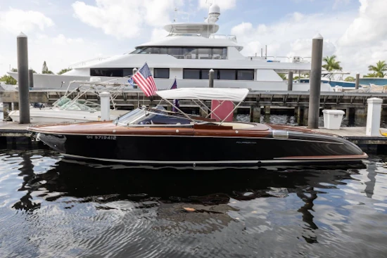 Riva 33' Aquariva Super Yacht For Sale