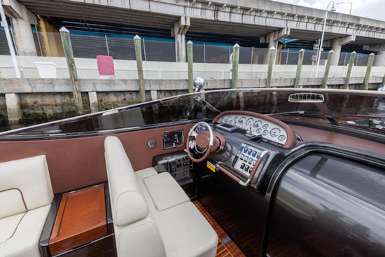 Riva 33' Aquariva Super Yacht For Sale