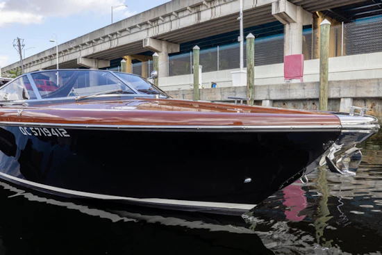 Riva 33' Aquariva Super Yacht For Sale