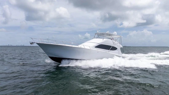 Hatteras GT70 Yacht For Sale