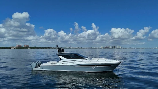 Uniesse HTC5P Yacht For Sale