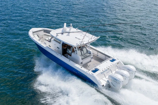 Everglades 395 CC Yacht For Sale