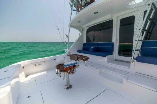 Hatteras 60 Convertible Yacht For Sale