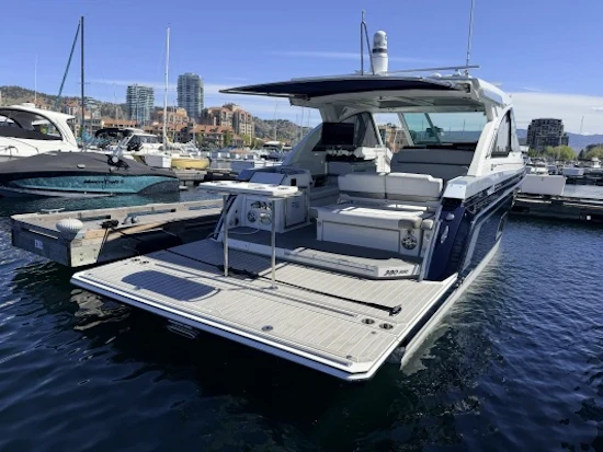 Formula 380 Super Sport Crossover I/O Yacht For Sale