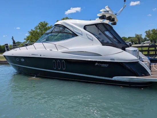 Cruisers Yachts 520 Express Yacht For Sale