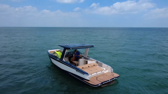Aviara AV32 Yacht For Sale