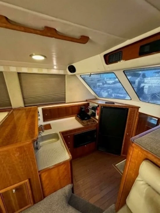 Riviera 43 Flybridge Yacht For Sale