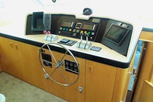 Picture Of: 74' Hatteras Motoryacht Sport Deck 1996 Yacht For Sale | 3 of 88
