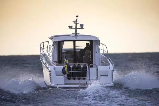 Nimbus 305 Yacht For Sale