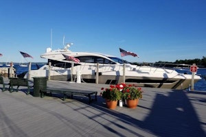 Picture Of: 65' Sea Ray L65 Sundancer 2015 Yacht For Sale | 2 of 25
