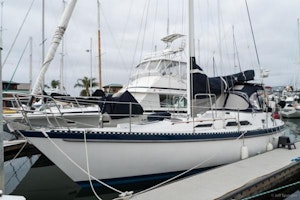 Picture Of: 42' Tayana Vancouver Center Cockpit 42 1982 Yacht For Sale | 1 of 66