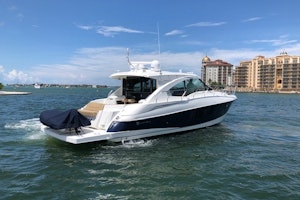 Picture Of: 45' Cruisers Yachts 45 Cantius 2015 Yacht For Sale | 4 of 56