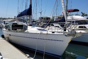 Picture Of: 41' Catalina 400 1999 Yacht For Sale | 2 of 7