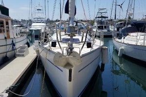 Picture Of: 41' Catalina 400 1999 Yacht For Sale | 3 of 7