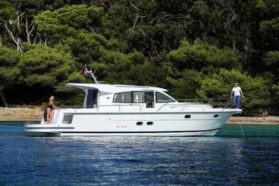 Nimbus 405 Coupé Yacht For Sale