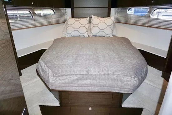 Cruisers 45 Cantius Yacht For Sale