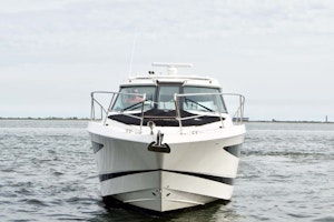 Picture Of: 43' Four Winns H440 2015 Yacht For Sale | 3 of 36