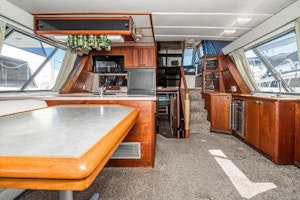 Picture Of: 45' Bayliner 4550 Motor Yacht 1987 Yacht For Sale | 3 of 60