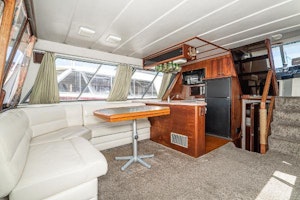 Picture Of: 45' Bayliner 4550 Motor Yacht 1987 Yacht For Sale | 4 of 60
