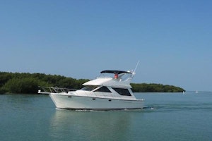 Picture Of: 39' Bayliner 3988 Command Bridge Pilothouse 2001 Yacht For Sale | 1 of 20