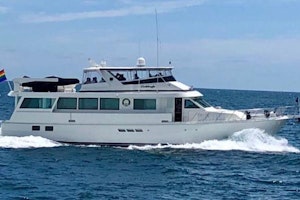 Picture Of: 74' Hatteras 74 Cockpit Motor 1998 Yacht For Sale | 3 of 45