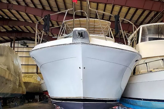 Navigator 5700 Rival Pilothouse Yacht For Sale