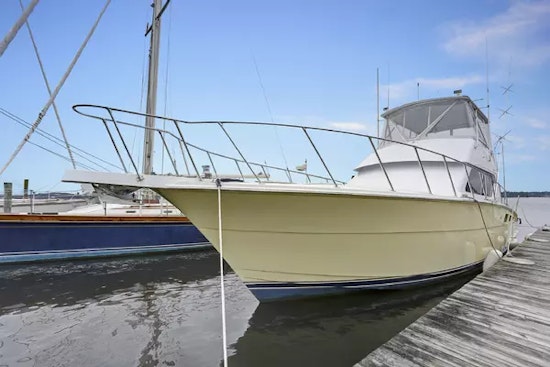 Hatteras 50 Convertible Yacht For Sale