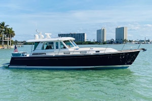 Picture Of: 48' Sabre 48 Salon Express 2016 Yacht For Sale | 1 of 56