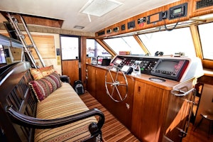 Picture Of: 67' Hatteras 67 Cockpit Motor Yacht 1989 Yacht For Sale | 3 of 24