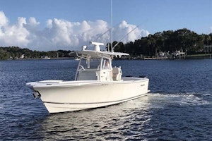 Picture Of: 31' Regulator 31 Center Console 2017 Yacht For Sale | 3 of 55
