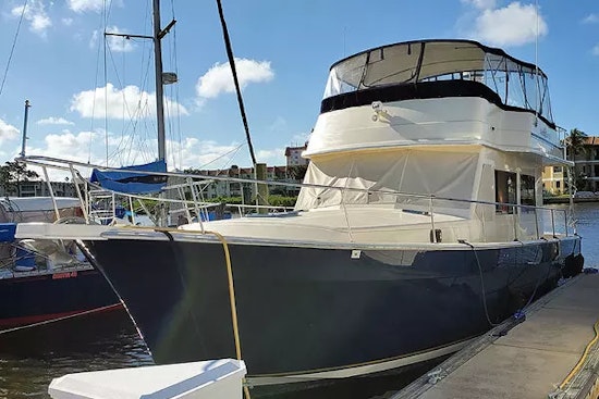 Mainship 430 Sedan Yacht For Sale