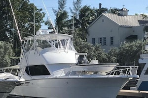 Picture Of: 50' Hatteras 50 Convertible 2002 Yacht For Sale | 4 of 37