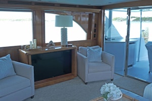 Picture Of: 75' Hatteras Sport Deck 2004 Yacht For Sale | 4 of 15
