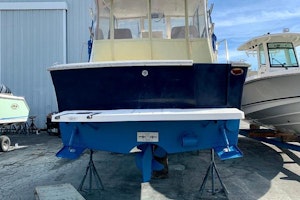 Picture Of: 31' Mainship Pilot 31 2009 Yacht For Sale | 2 of 17