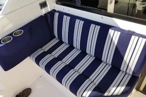 Picture Of: 42' Regal Sport Coupe 2011 Yacht For Sale | 4 of 46