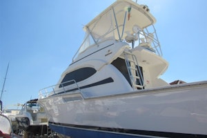 Picture Of: 44' Bertram 390 Convertible 2005 Yacht For Sale | 3 of 23