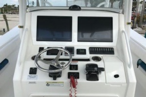 Picture Of: 34' Regulator 34CC 2013 Yacht For Sale | 2 of 15