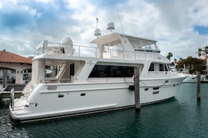 Picture Of: 65' Hampton Endurance 2015 Yacht For Sale | 3 of 77
