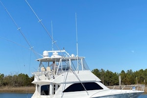 Picture Of: 52' Viking 52 Convertible 2005 Yacht For Sale | 2 of 120