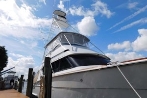 Picture Of: 58' Hatteras Sportfish 1990 Yacht For Sale | 4 of 73