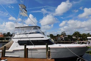 Picture Of: 58' Hatteras Sportfish 1990 Yacht For Sale | 3 of 73