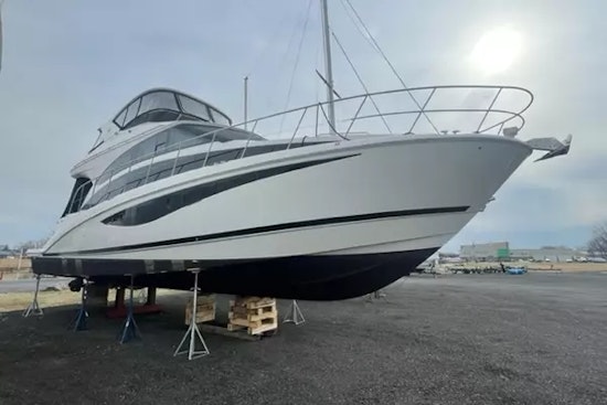 Meridian 541 Sedan Yacht For Sale
