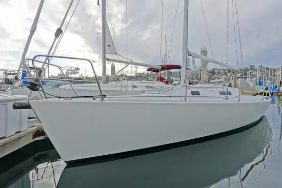 J Boats 105 Yacht For Sale